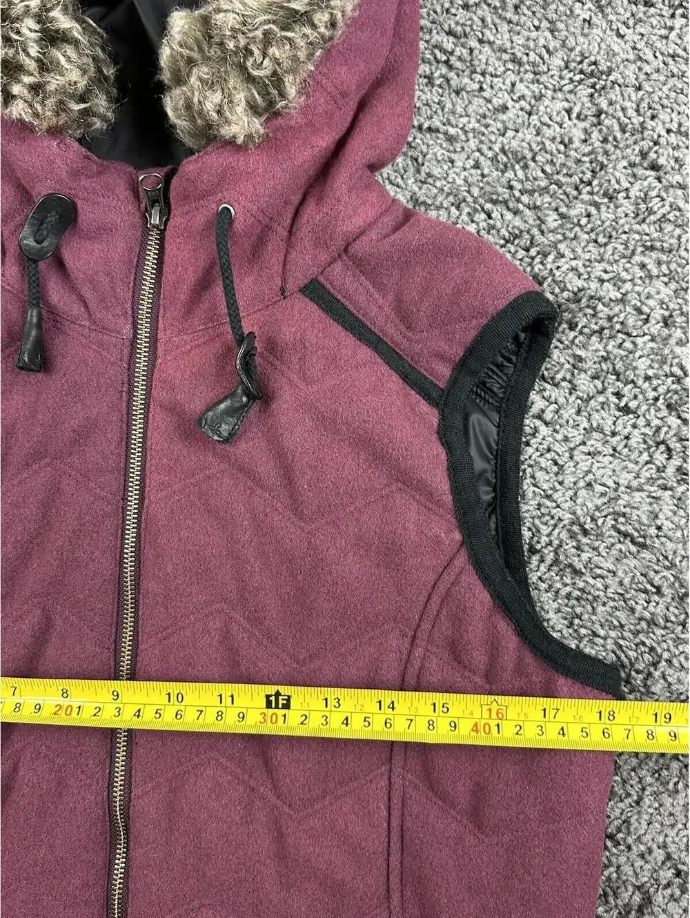 prAna Calla Wool Hooded Vest Womens Burgundy Quilted Faux Fur Trim Full Zip Sz M - Picture 14 of 15